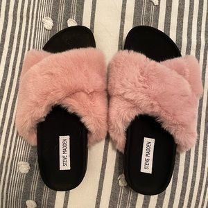 Steve Madden blush/pink fuzzy slides